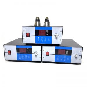 28KHz 2400W Submersible Ultrasonic Generator For Industrial Cleaning Bearing Parts Tank